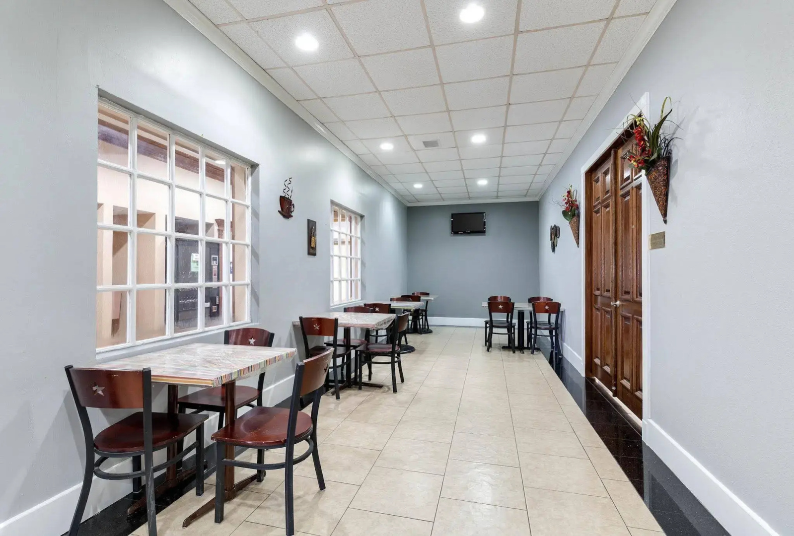 Hotel elev8