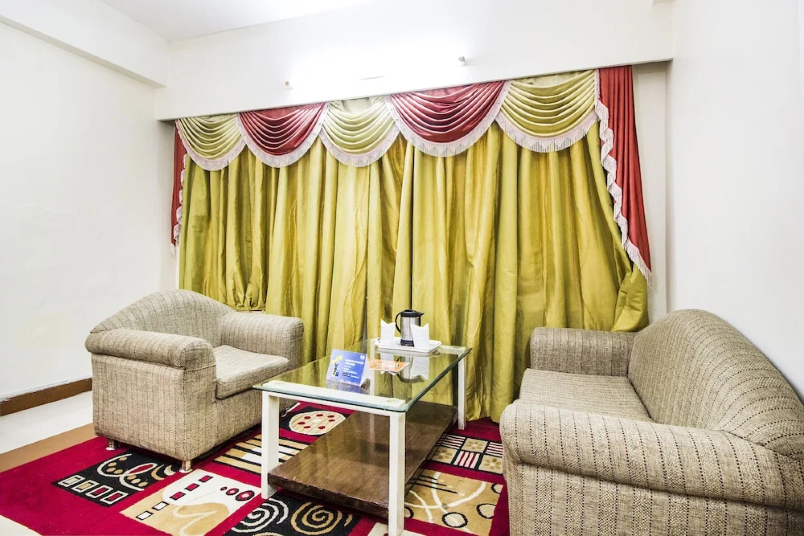 FabHotel Mayfair Inn