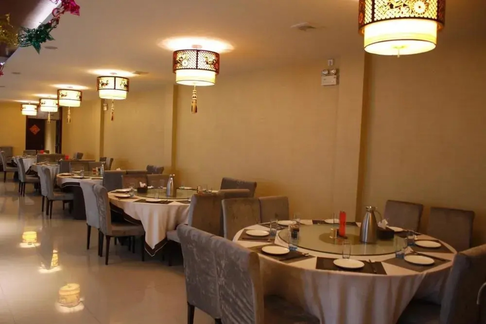 Heluo Sunshine Culture Theme Hotel