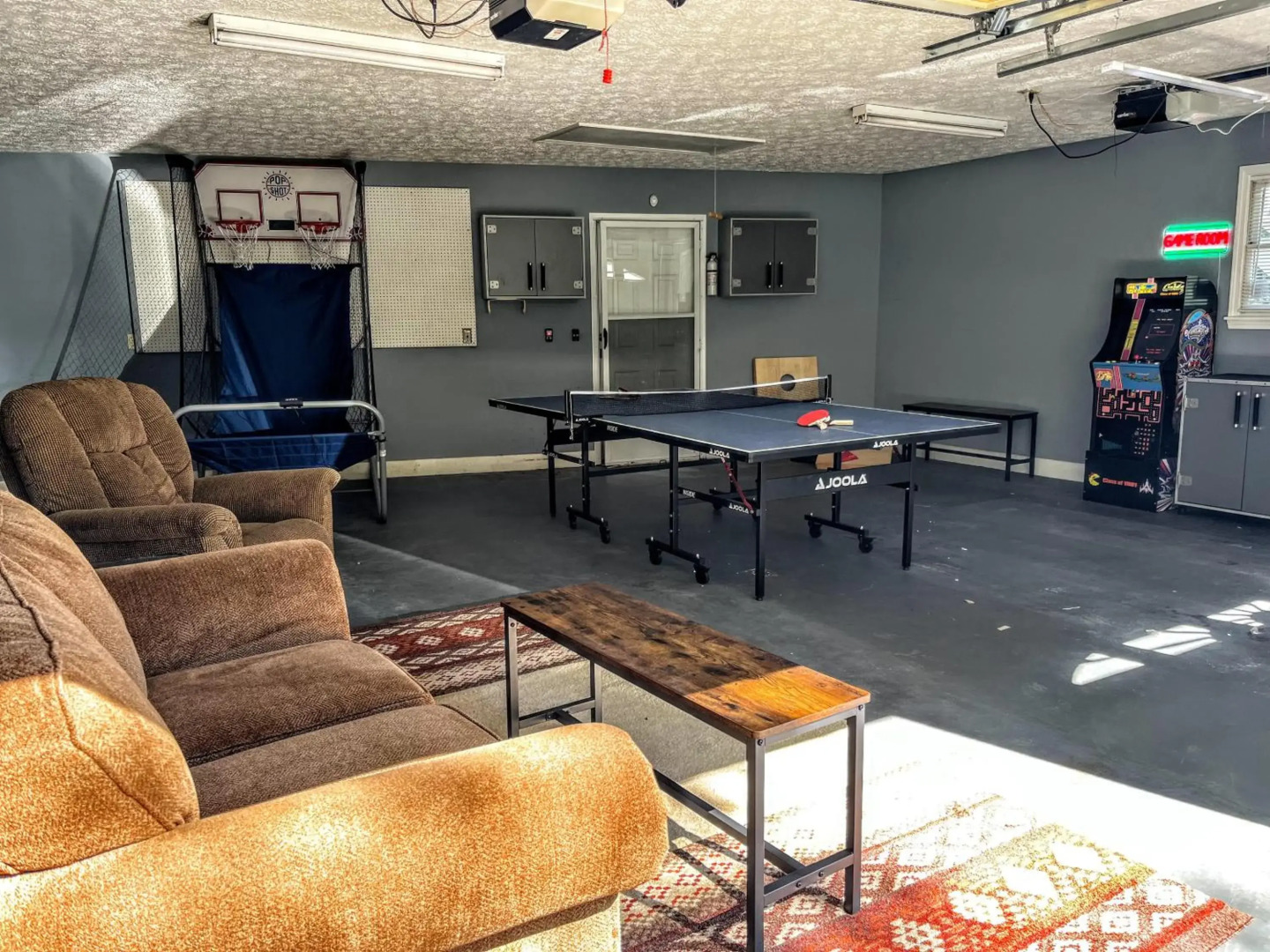 Ole Smoky BnB - Game Room, Hot Tub, Mtn Views!