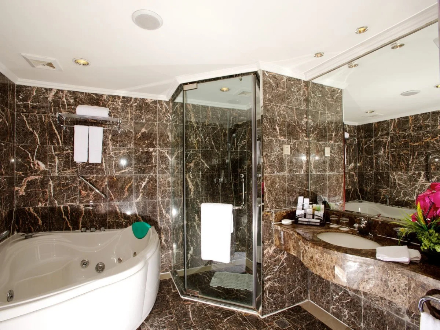 Dalian Harbour View Hotel