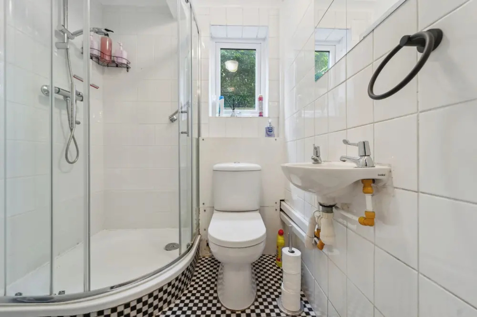 Spacious Home - Sleeps 10 - Free Parking - Pets