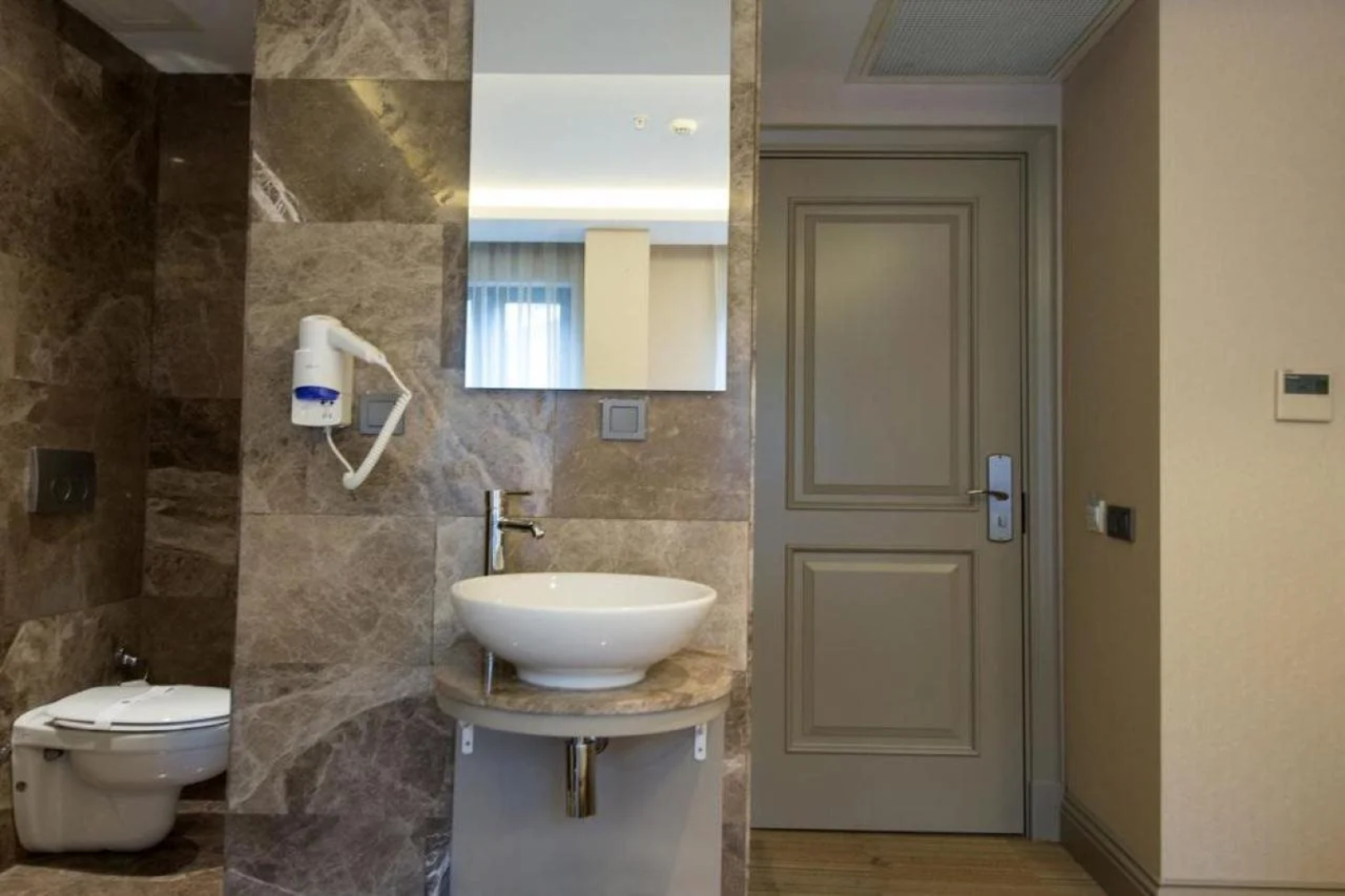 GK Regency Suites