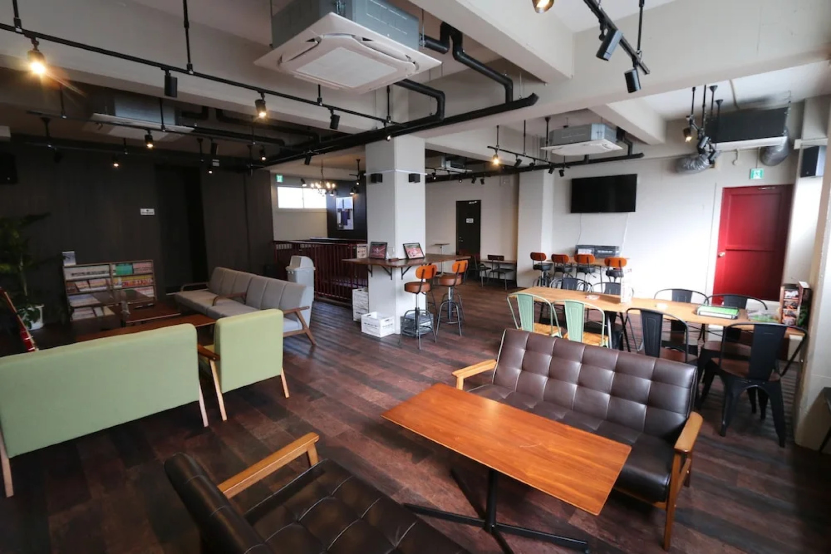 RED HELMET House＆Sports Bar Hiroshima - Hostel