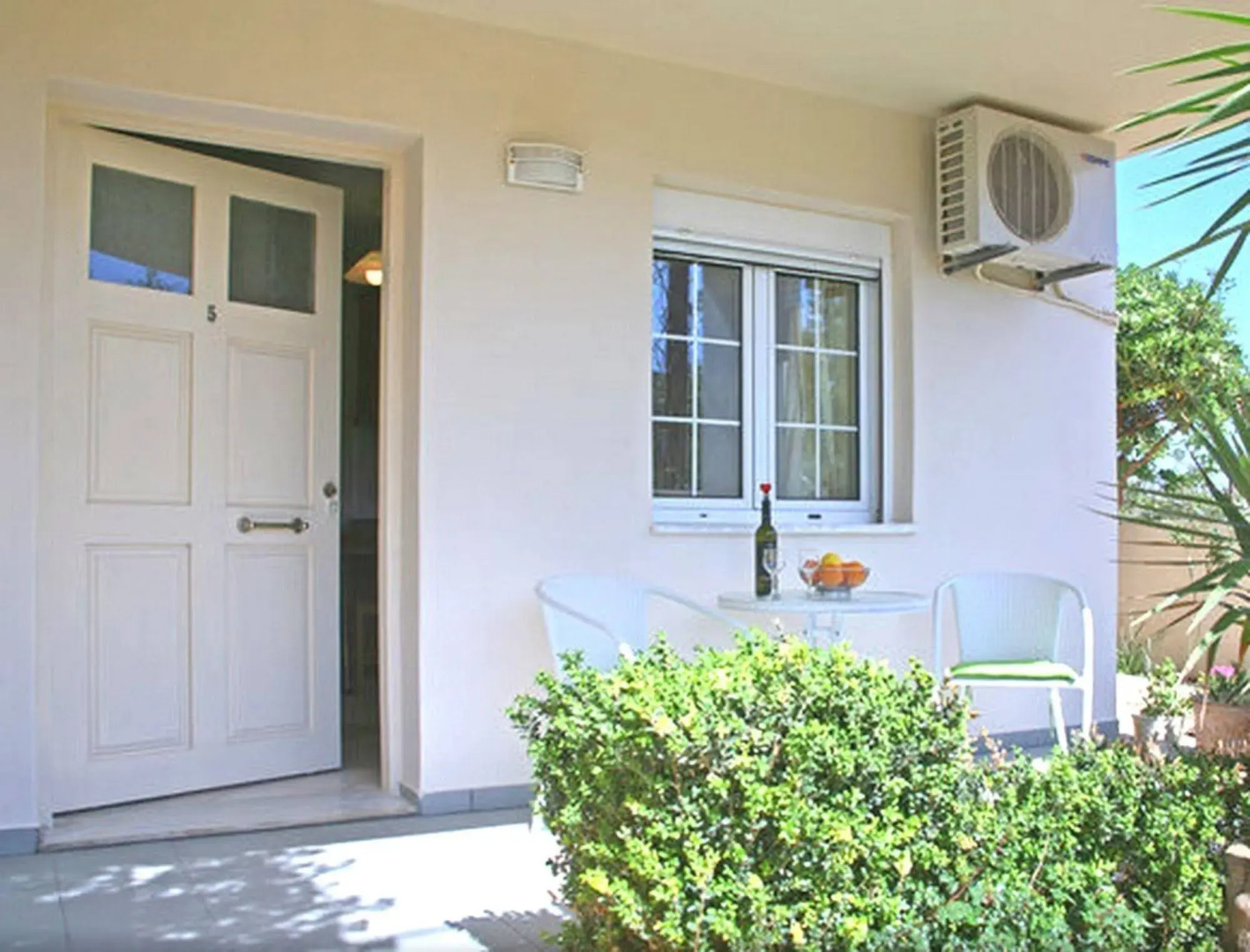 Armonia Apartments & Studios