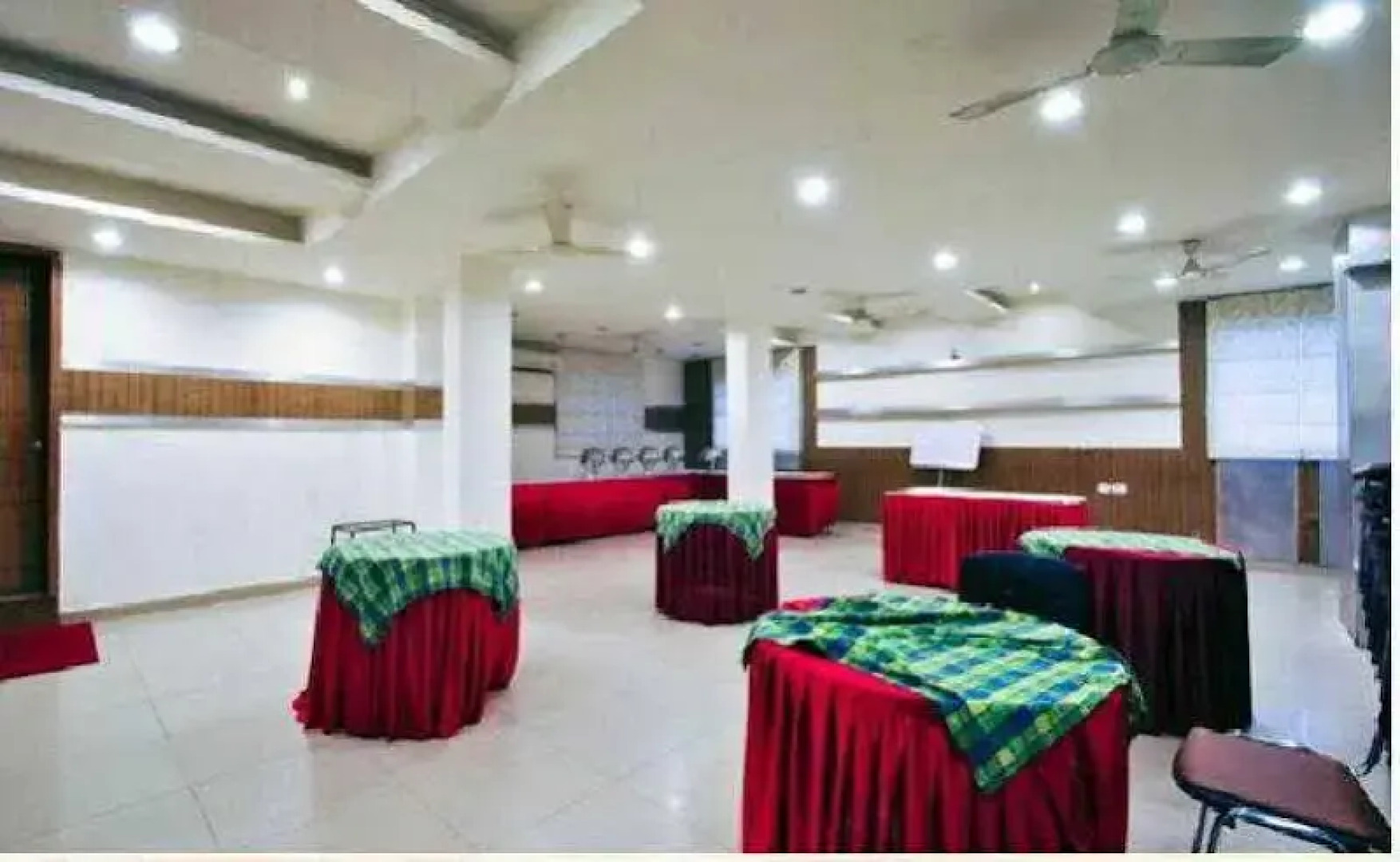 Hotel Mandakini Plaza