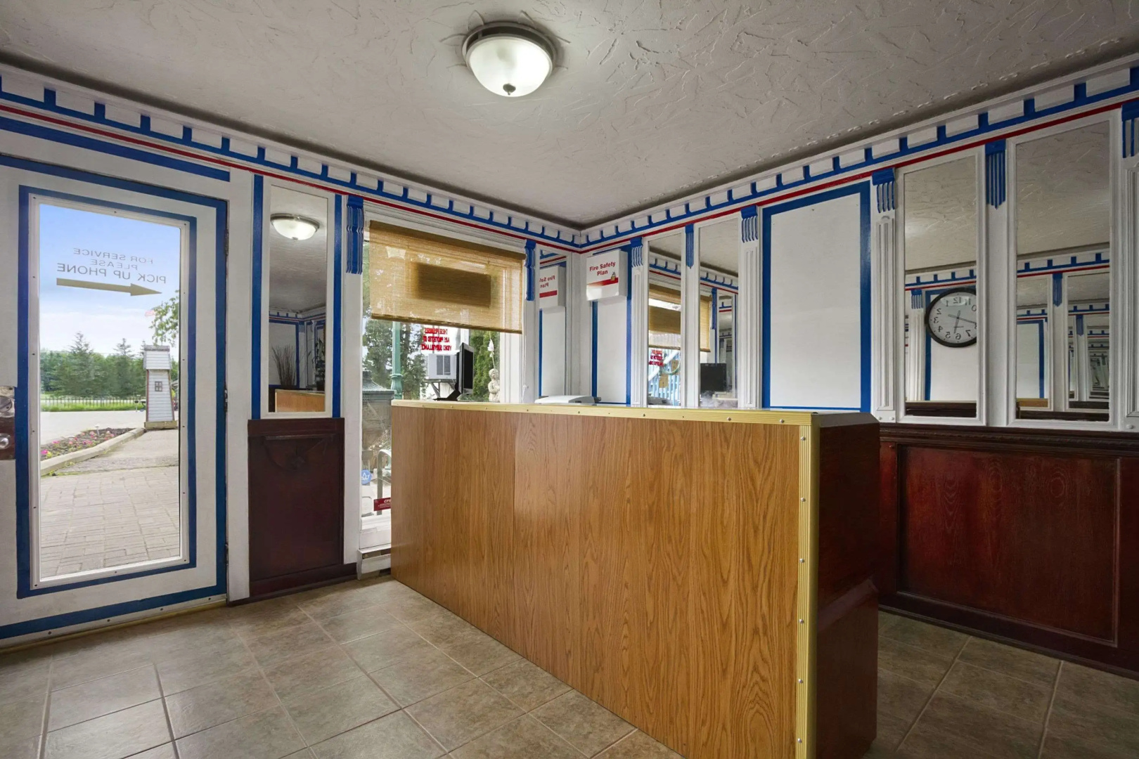 Knights Inn Lindsay