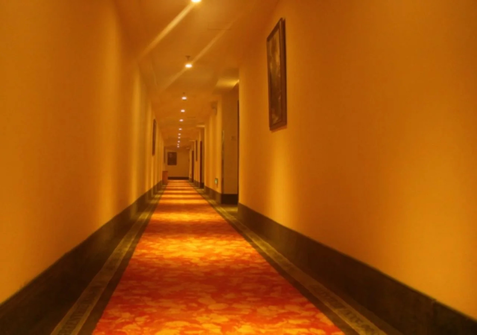 Greentree Inn Longhua Bus Station Shell Hotel