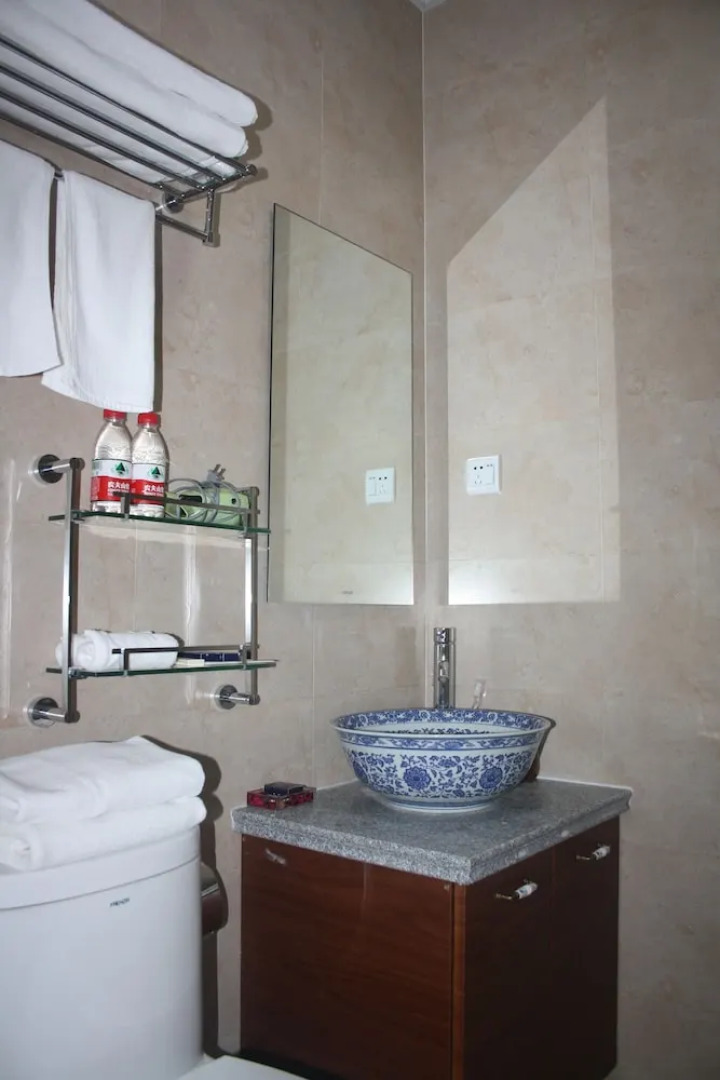 Treatyport Vineyards Quadrangle Inn