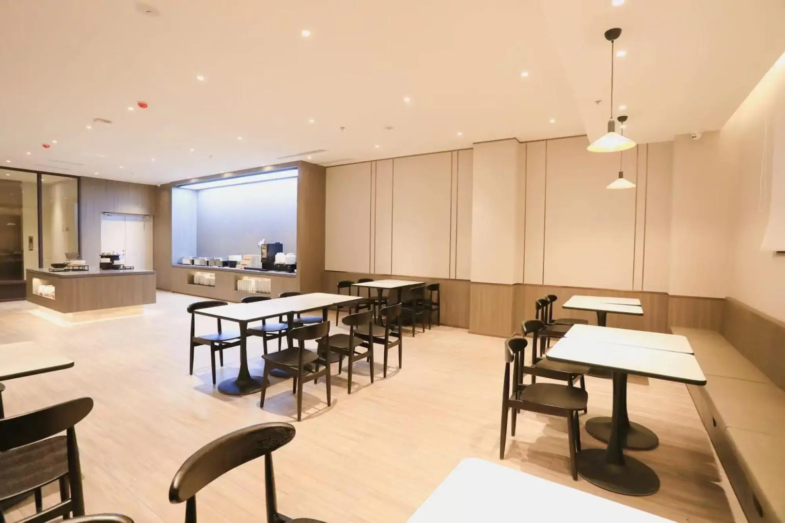 HanTing Hotel (Huludao Yuhuang Mall)