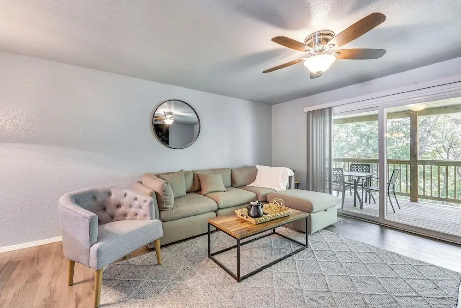 Serene Bella Vista Getaway Near Trails!