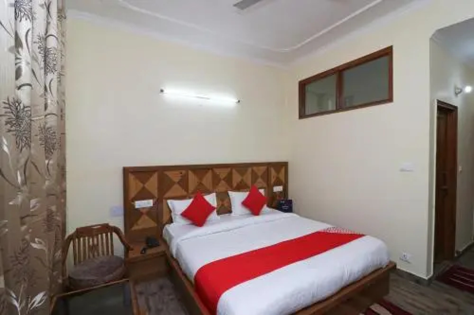 OYO 27648 Kasauli Greens