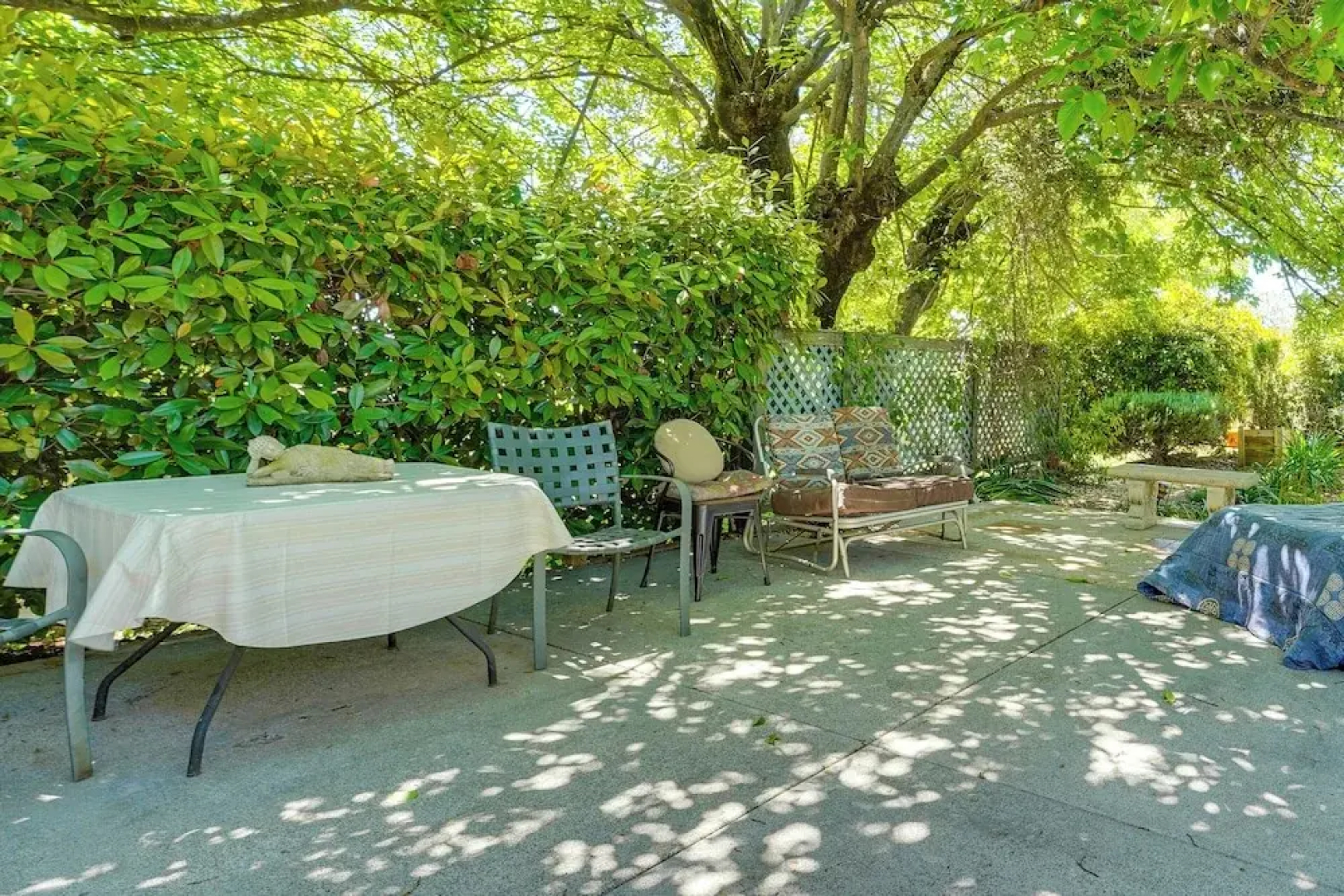 Auburn Cottage w/ Patios & Garden - 3 Mi to Town!