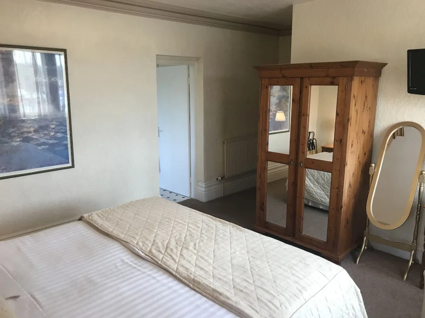 The Carre Arms Hotel