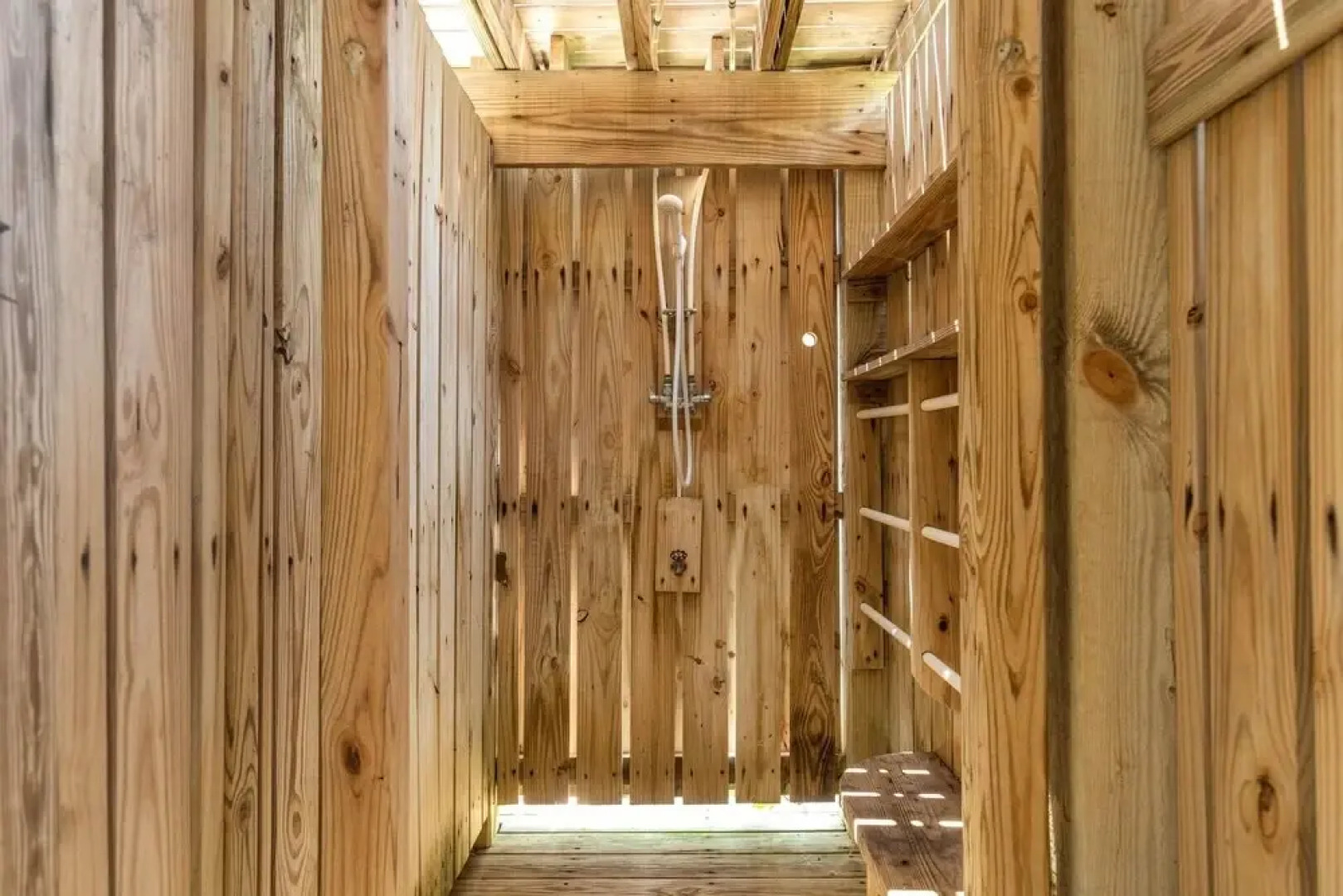 The Green Flash 4 Bedroom Home by RedAwning