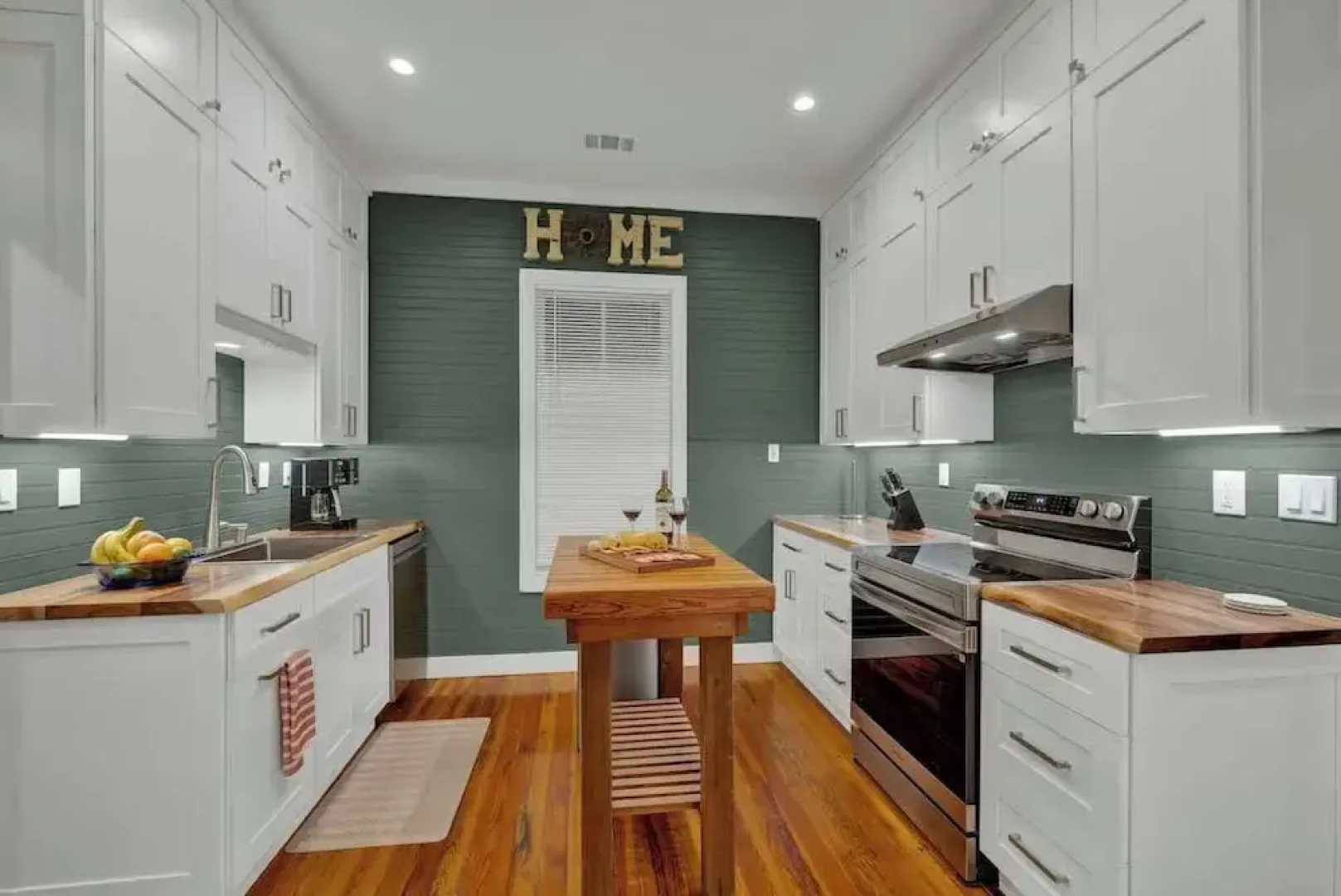 Tolle Haus: W/pool & Firepit-walk to Schlitterbahn, Comal Chutes & Downtown!