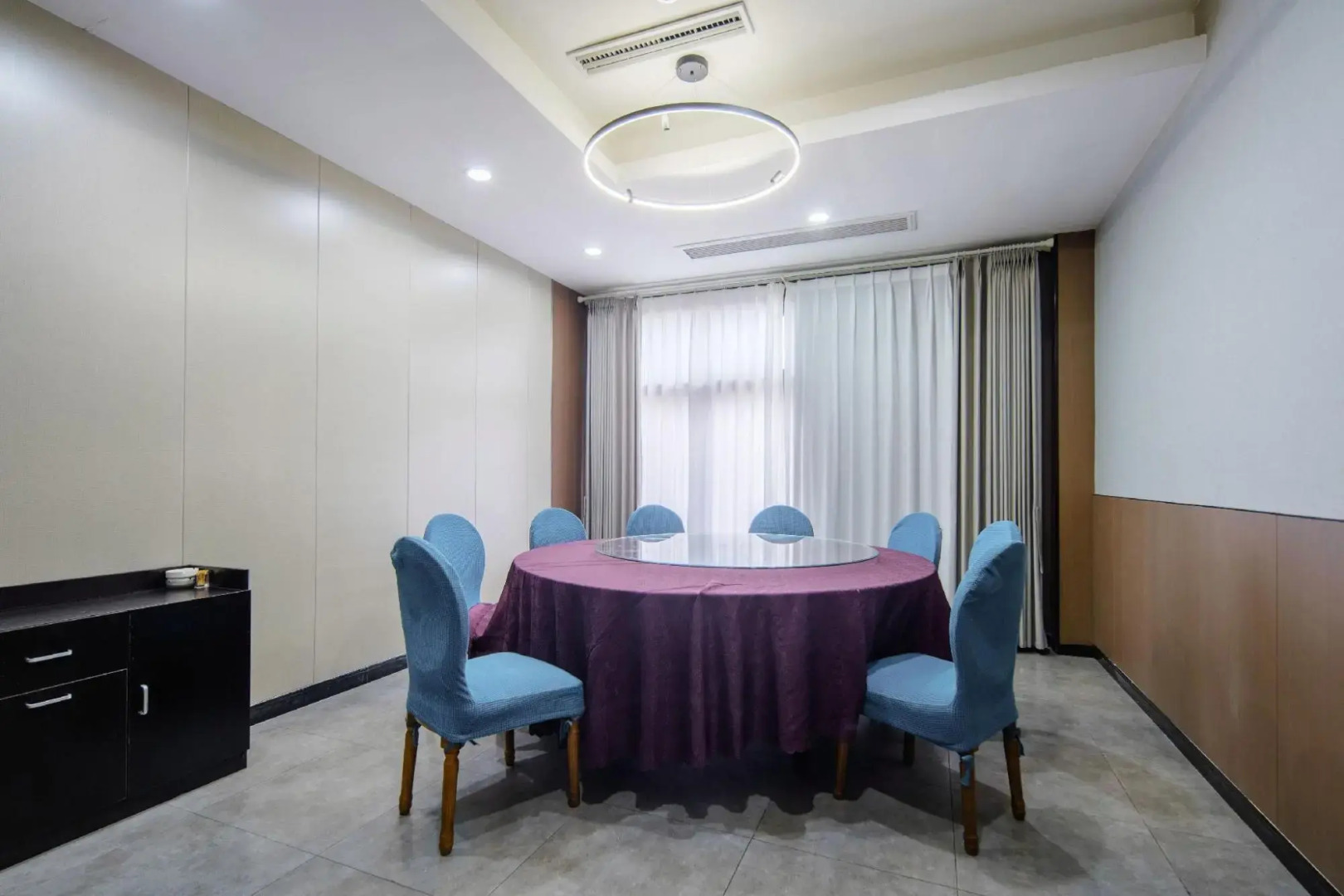 Neijiang Riverside Garden Hotel