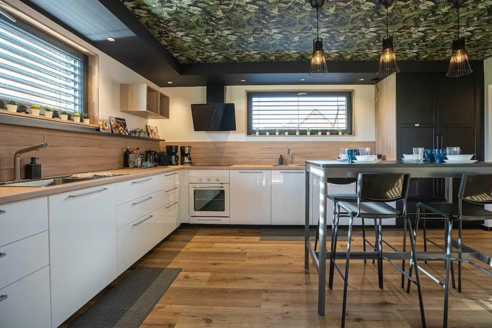 La Maison Devant La Prairie