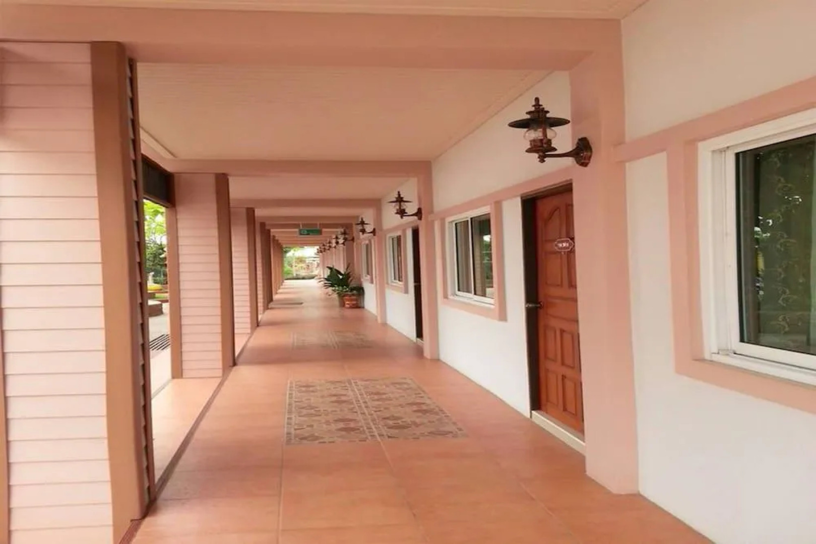 Montharntham Resort Ruknailuang