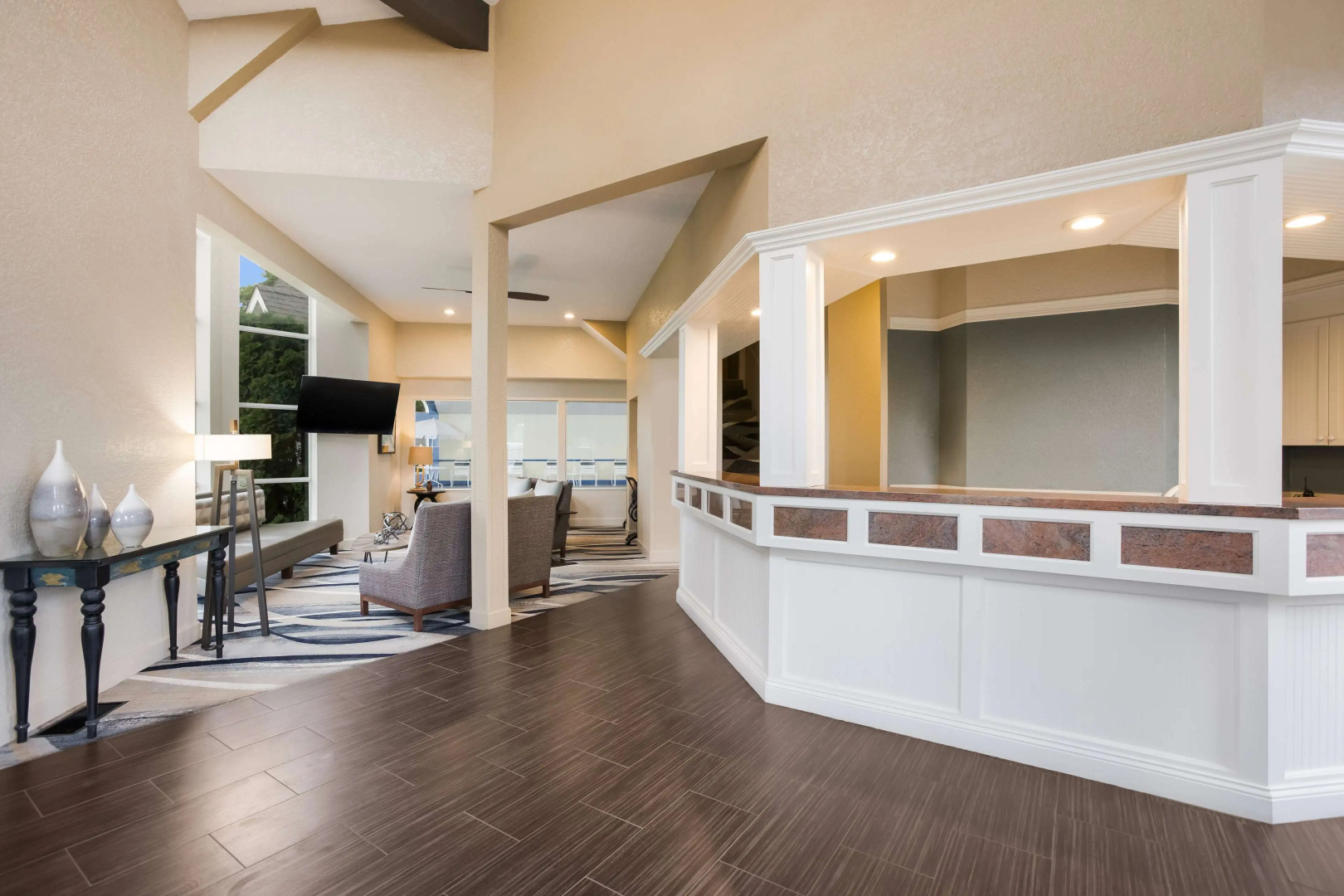 Best Western Harbour Pointe Lakefront