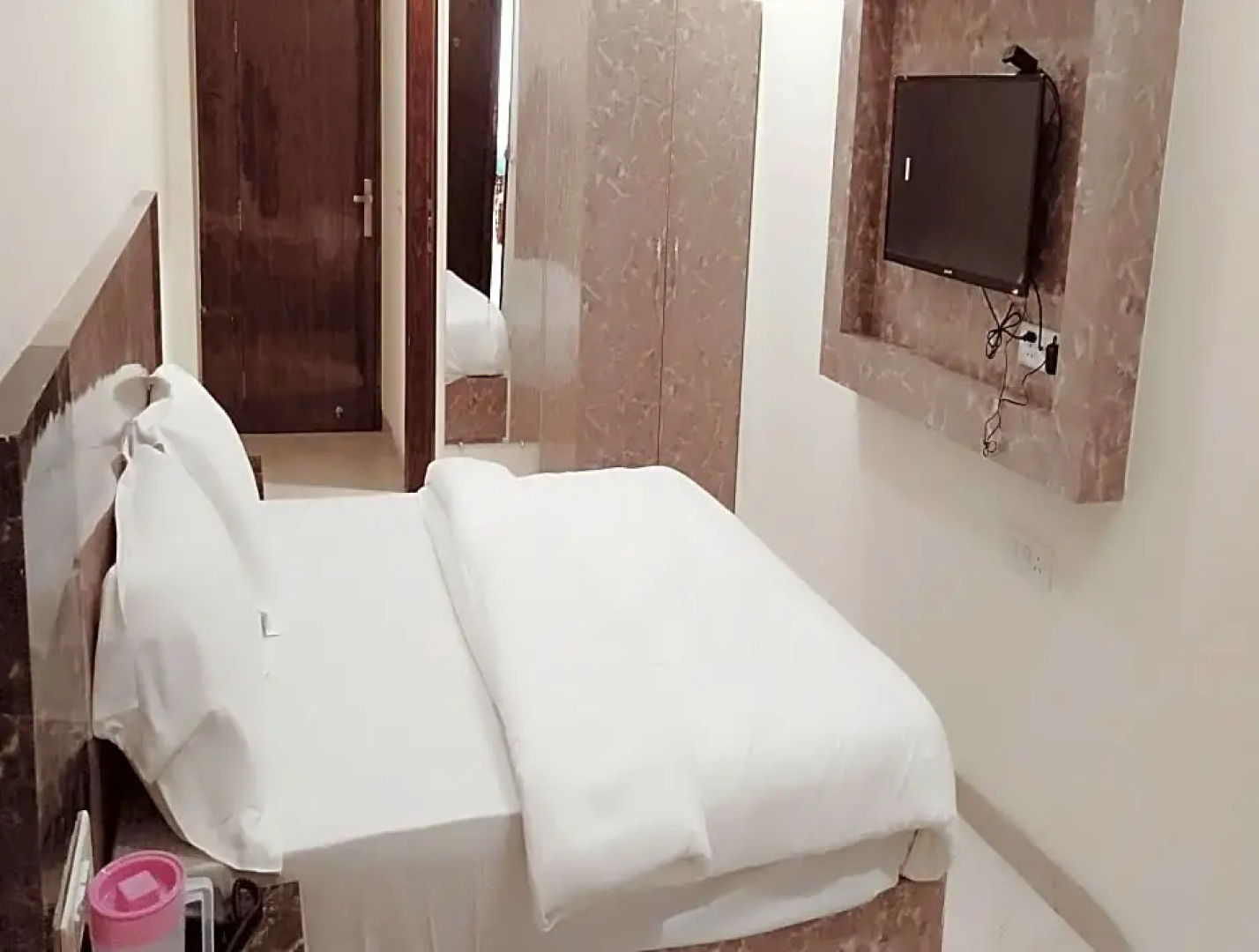 JET FOX By Aero View Hotel, Delhi Airport