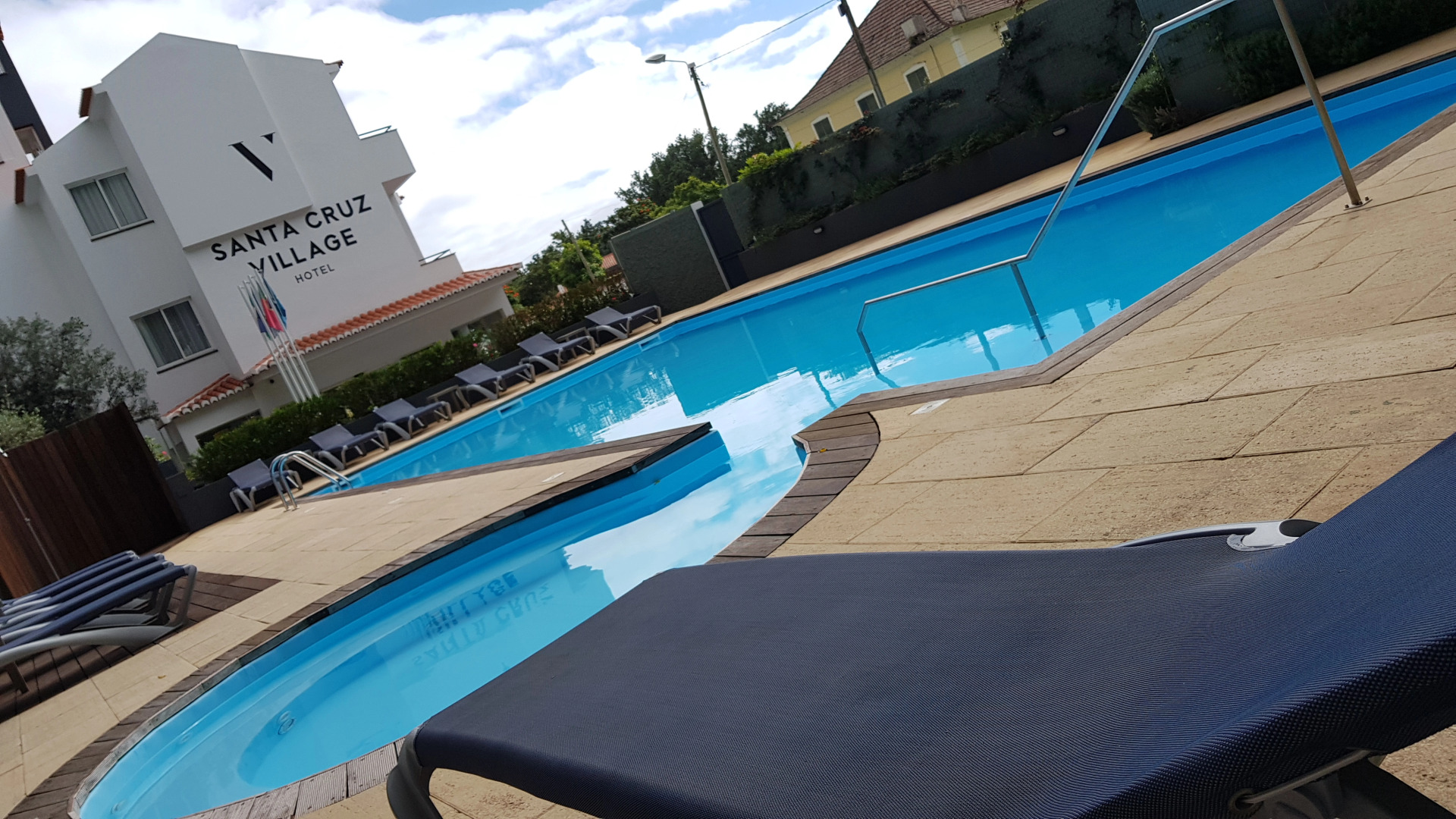 Santa Cruz Village Hotel