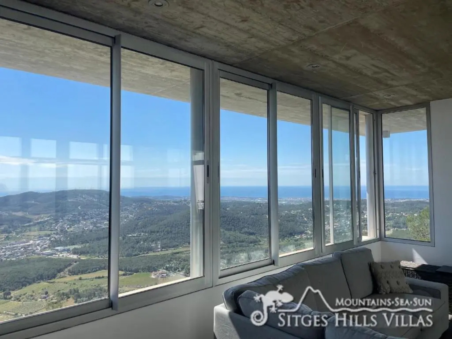 Stunning views to sea from Modern Villa El Mirador near Sitges