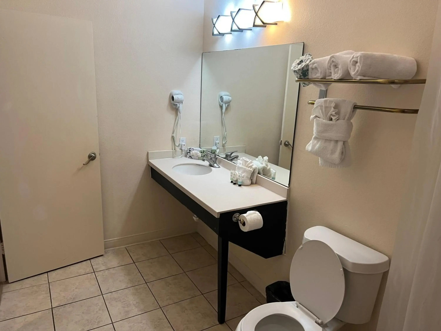 Sunchase Inn & Suites