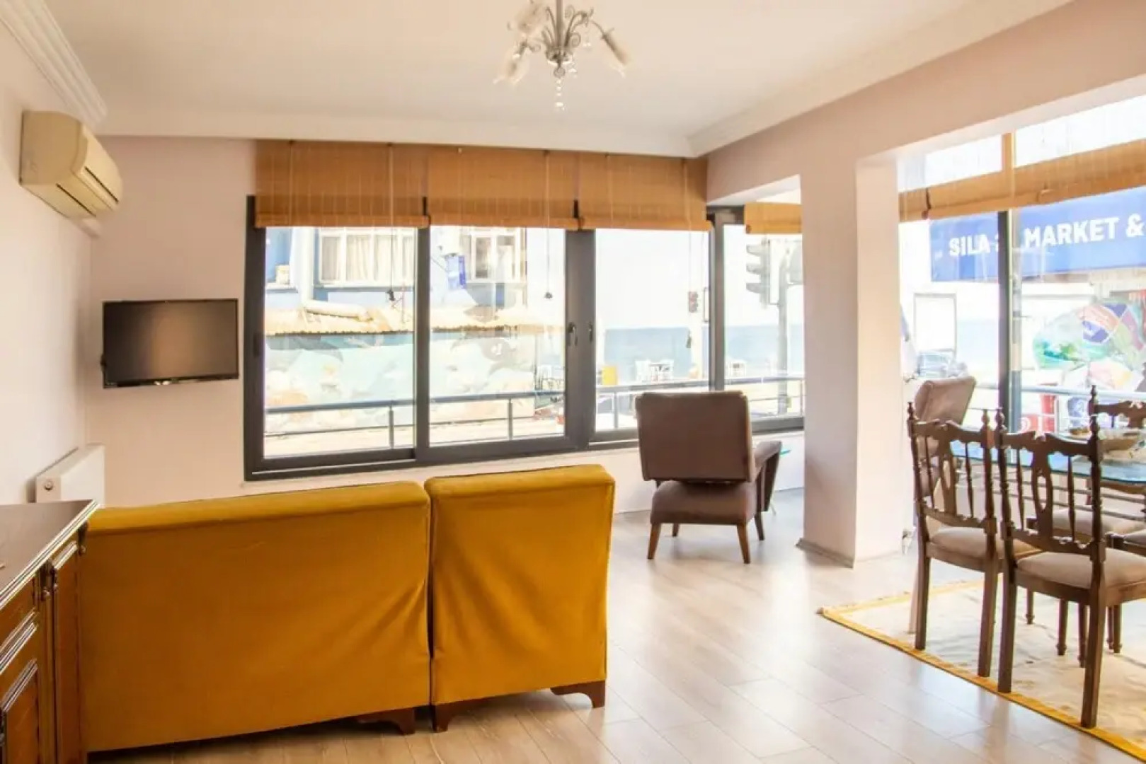 Colorful Flat With Sea View Near Sea in Guzelbahce