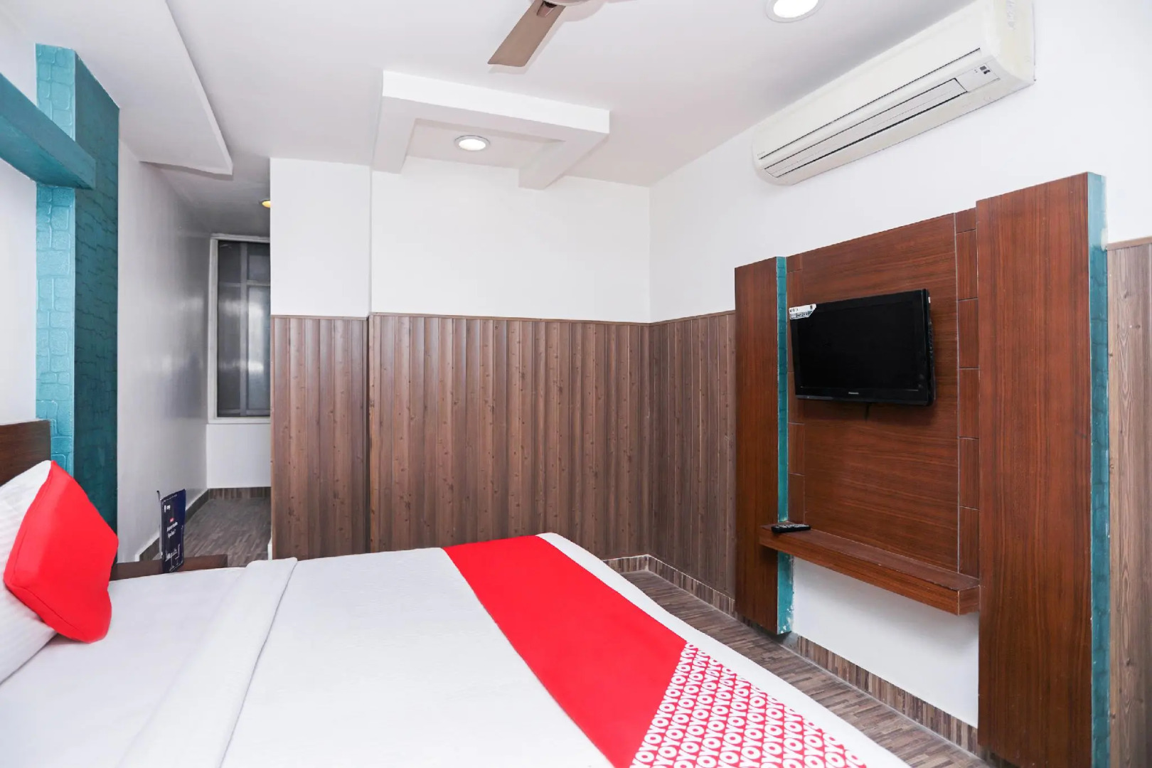 OYO 11061 Hotel Awesome