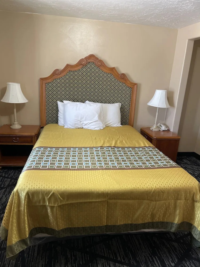 Rodeway Inn & Suites