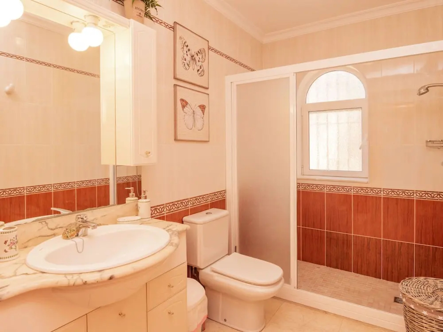 Villa With Very Spacious Terrace, Beautiful View of the Mountains & Private Pool