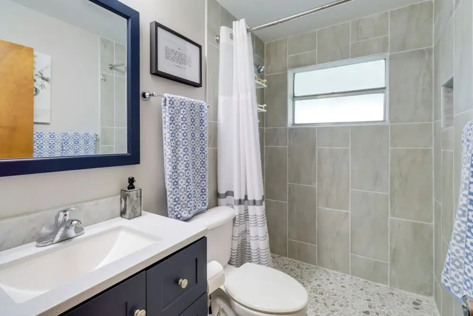 2 Mi to Lake Okeechobee: Waterfront Home w/ Deck!