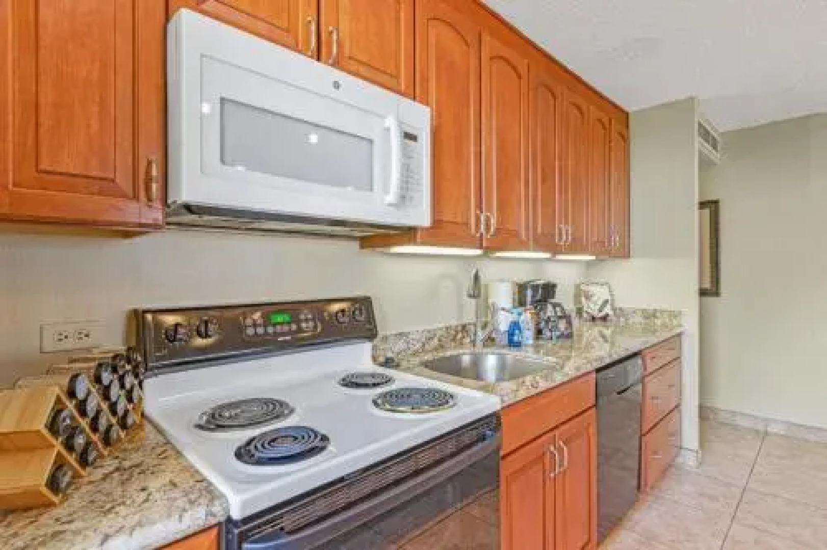 Kaanapali Shores Studio #642