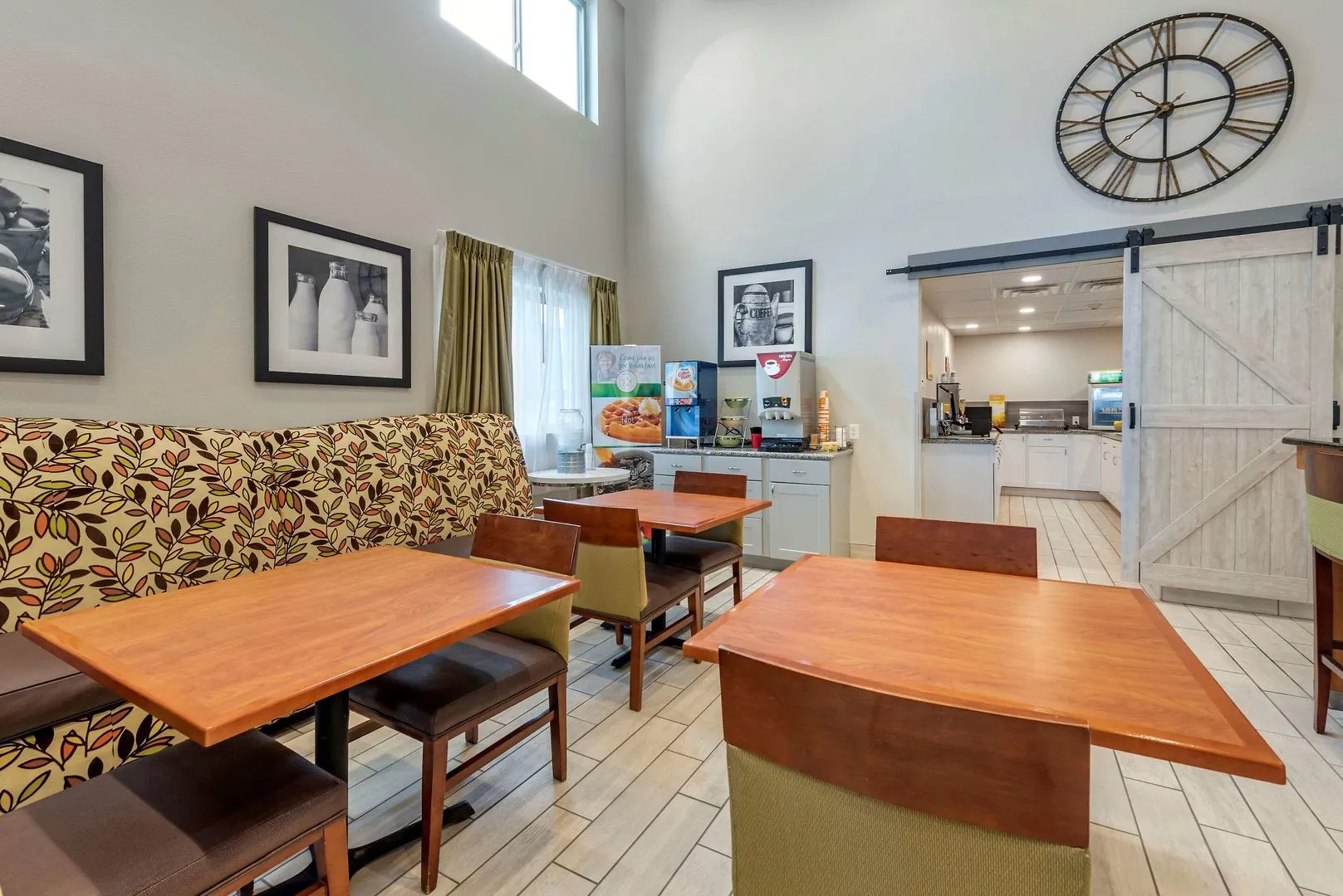 Quality Inn & Suites Evansville Downtown