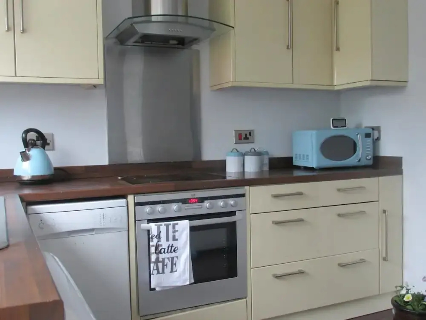 Huku Kwetu - Chelsea Garden