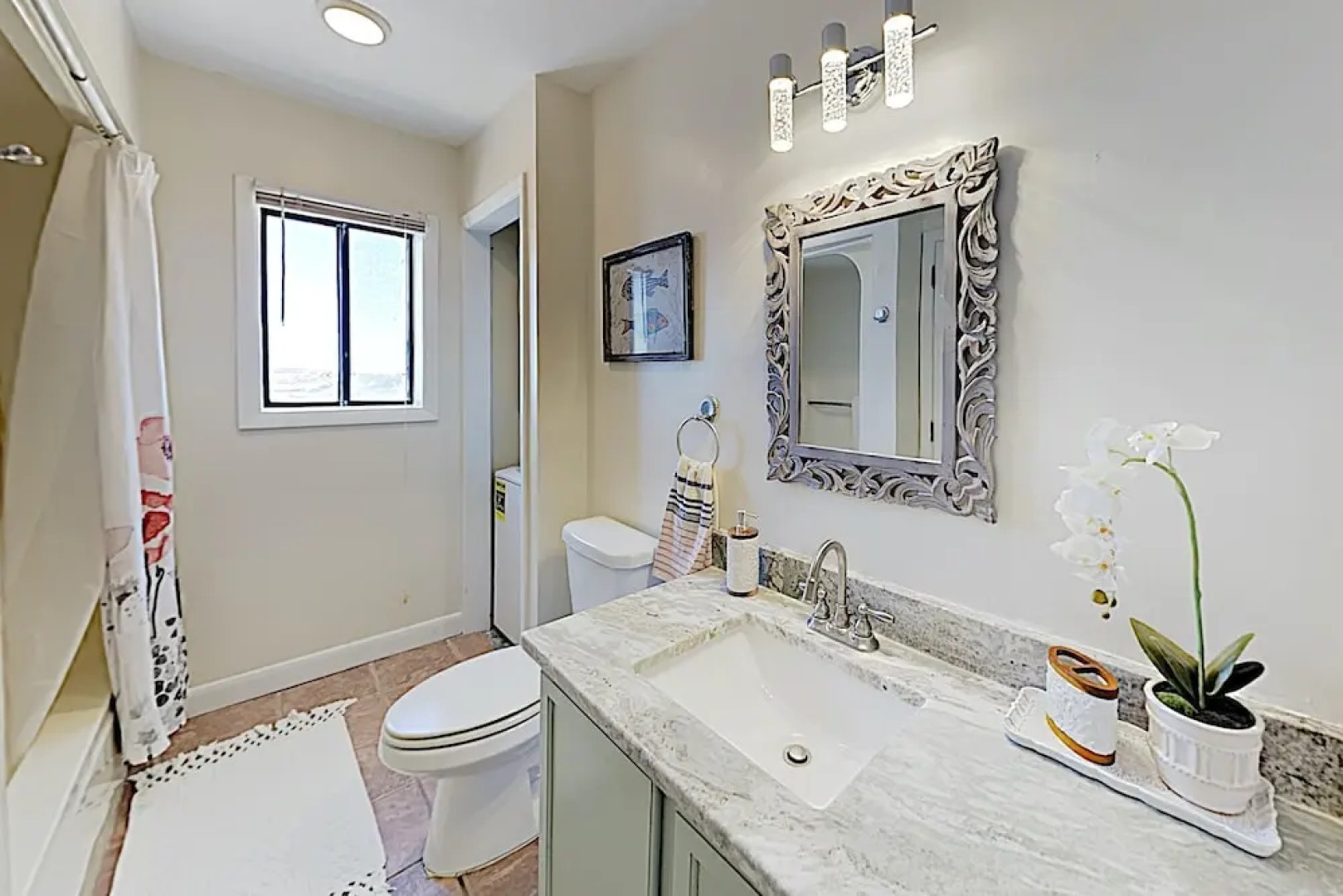 New Listing! Oceanfront W/ Balcony & Pool 1 Bedroom Condo