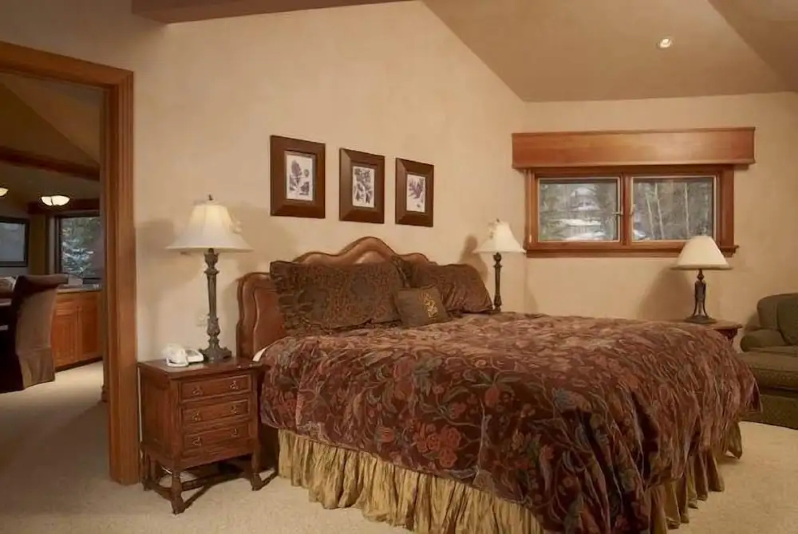 Baby Doe Chateau - 6 Bedrooms Home