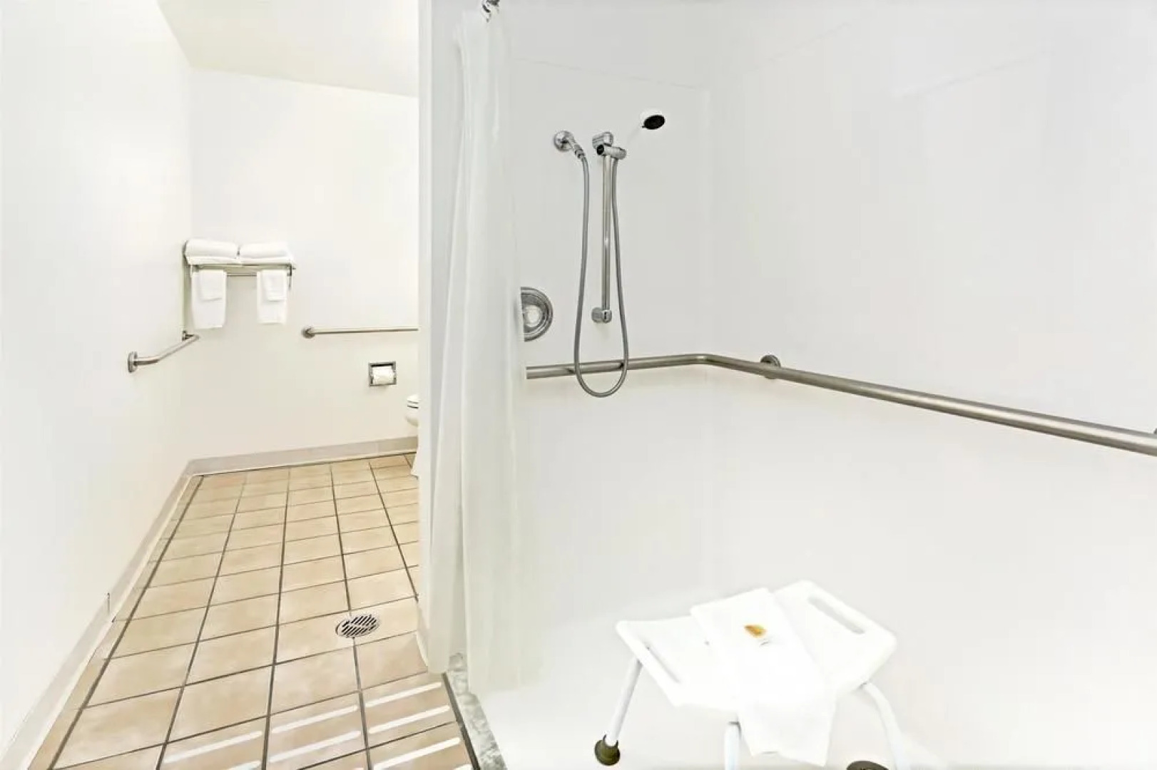 Days Inn and Suites by Wyndham Greeley