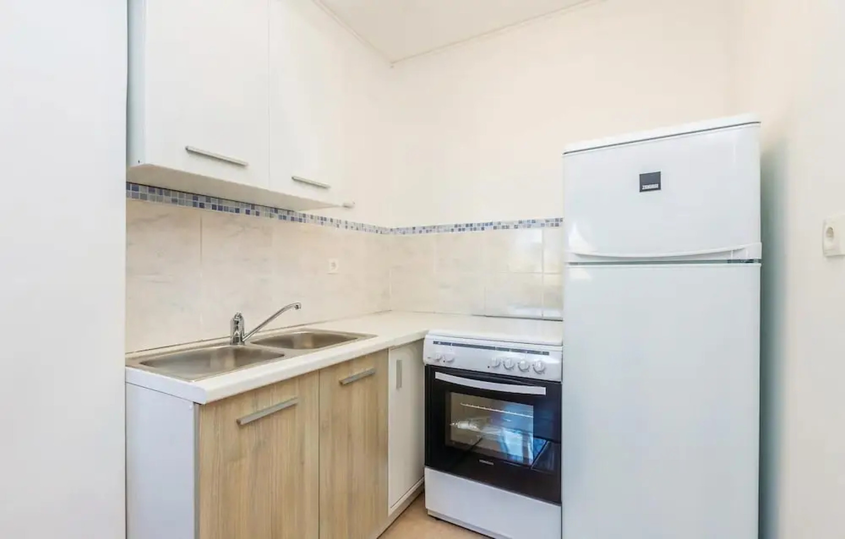 Awesome Home in Pinezici With Wifi and 2 Bedrooms
