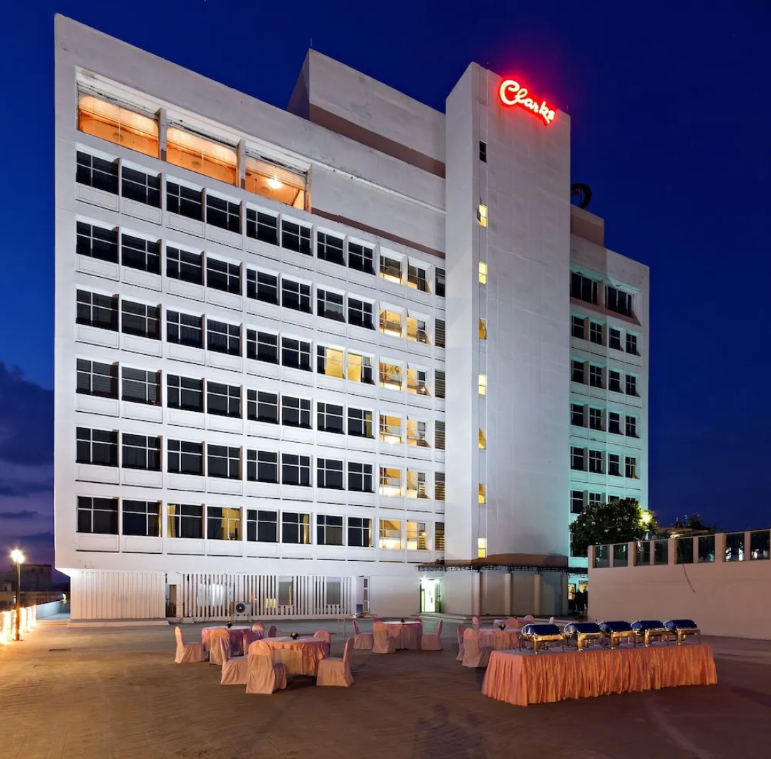 Hotel Clarks Avadh