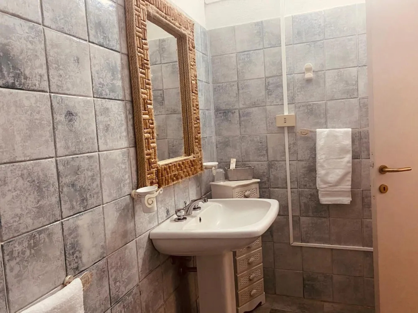 Il Nuraghe Del Lago Coghinas