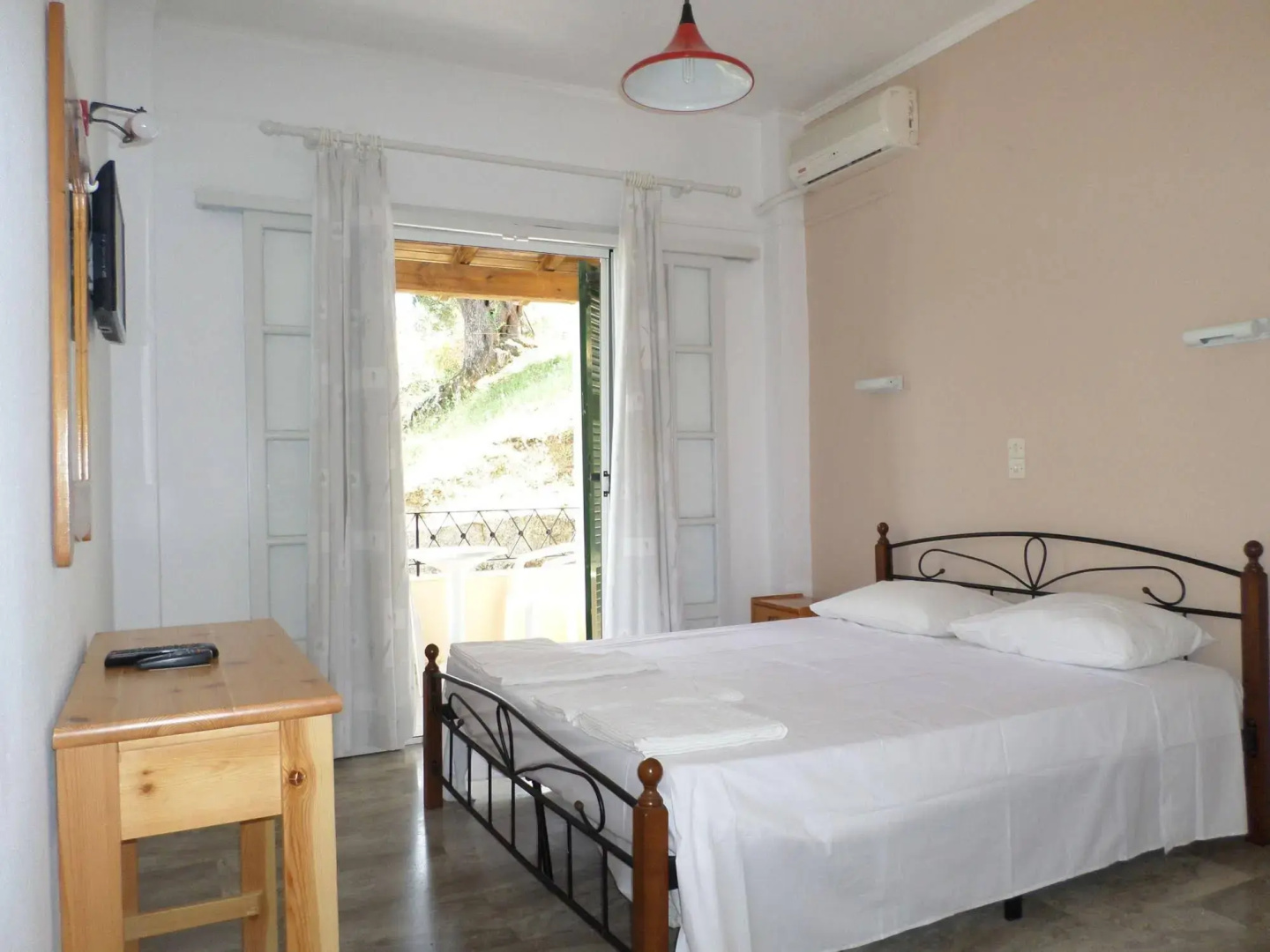 Rising Sun Apartments & Studios