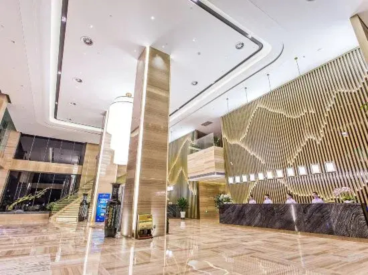 Yingtang Fontainebleau Hotel