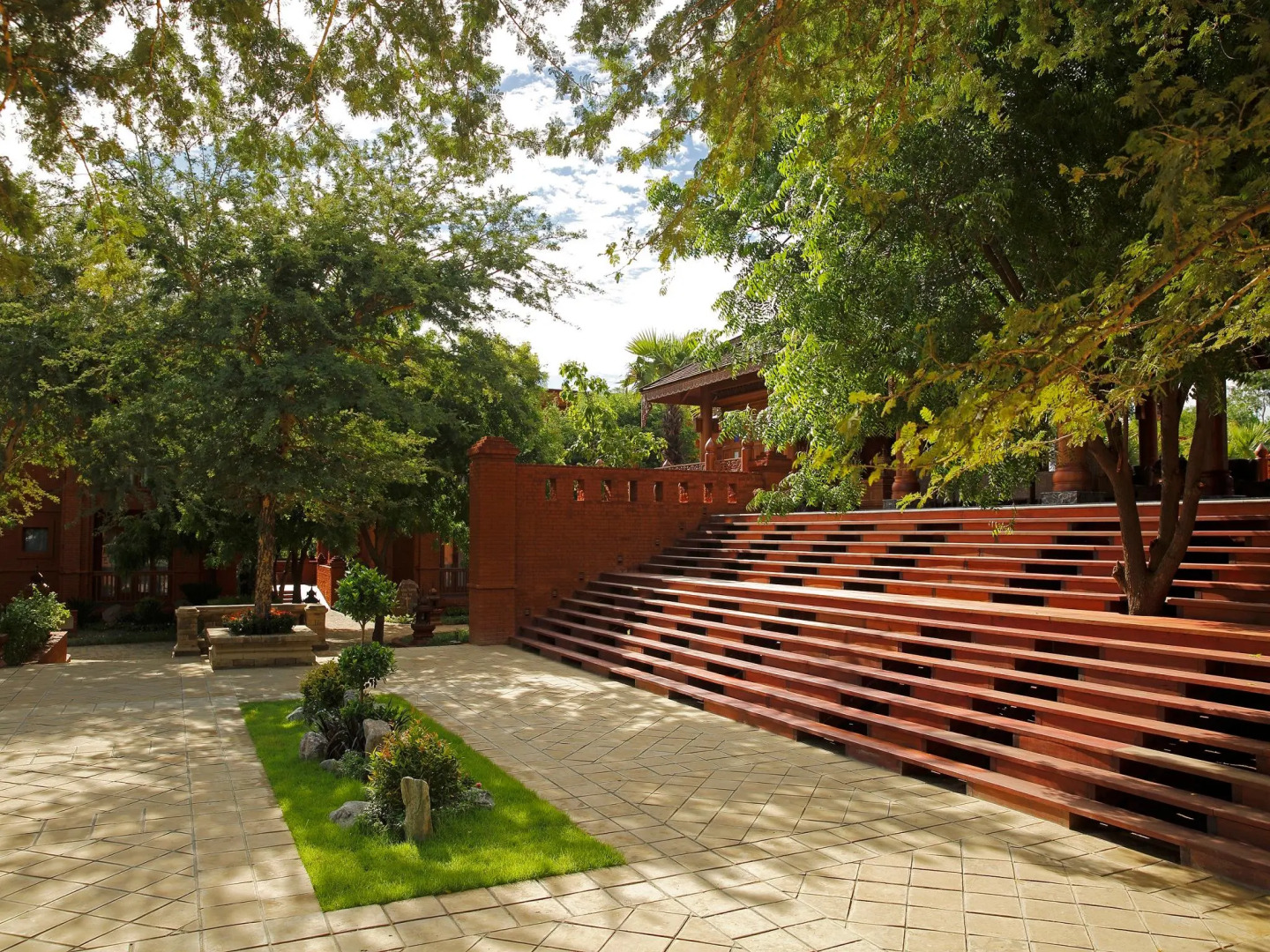 Heritage Bagan Hotel