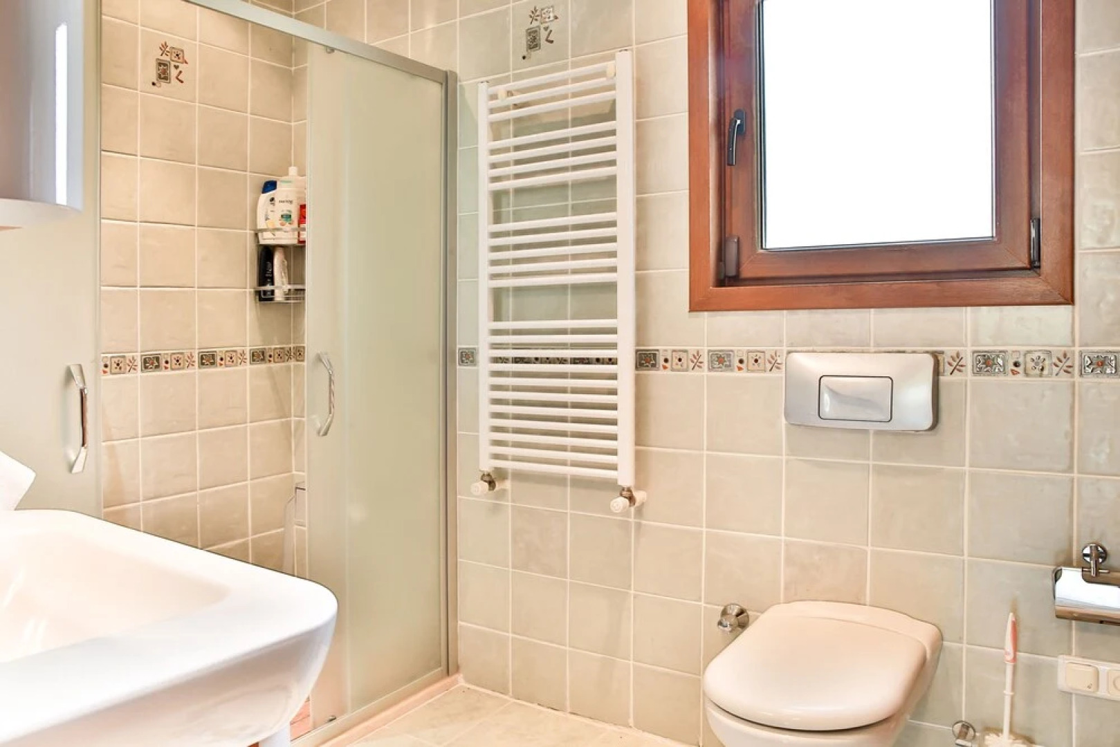 Important Group Villa Alaca