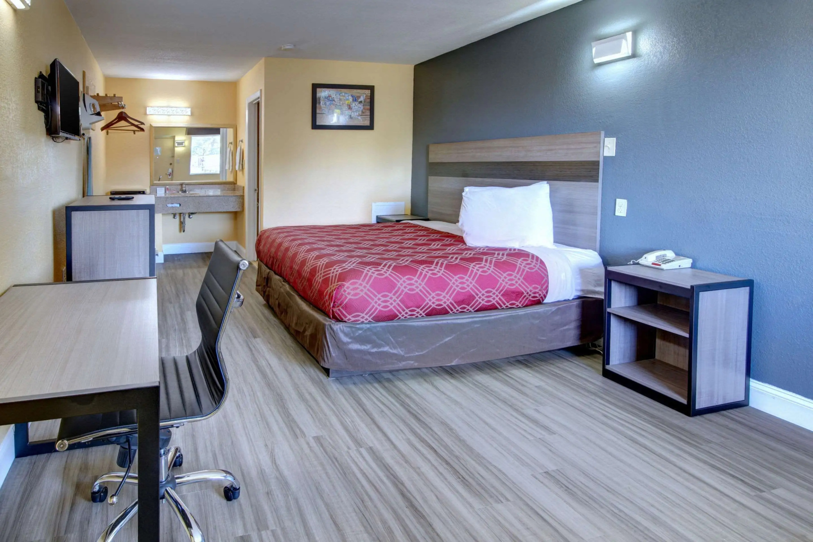 Econo Lodge at Military Circle
