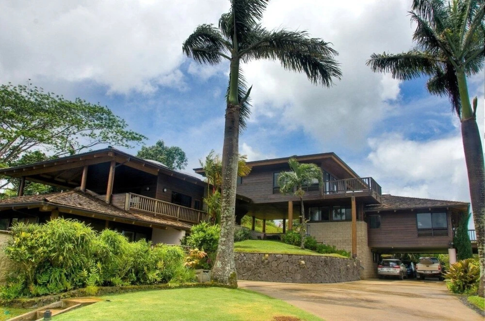 Kumulani 3 Bedroom Home by RedAwning