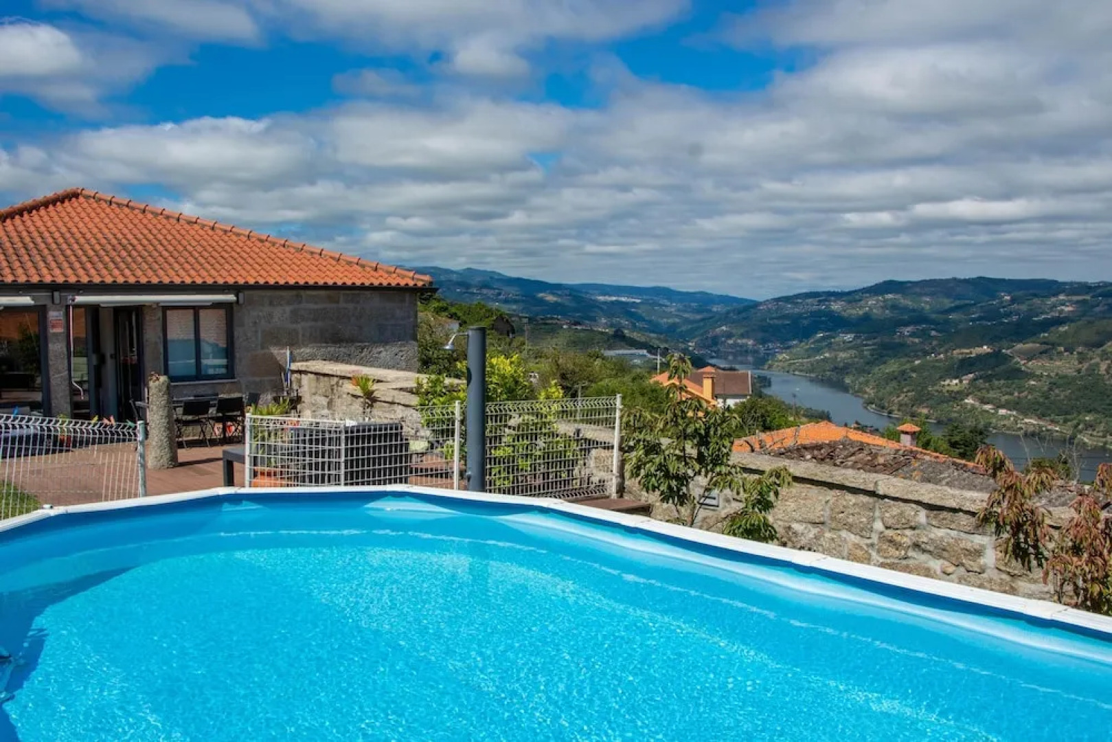 Villa With 3 Bedrooms in Douro, With Wonderful Mountain View, Private