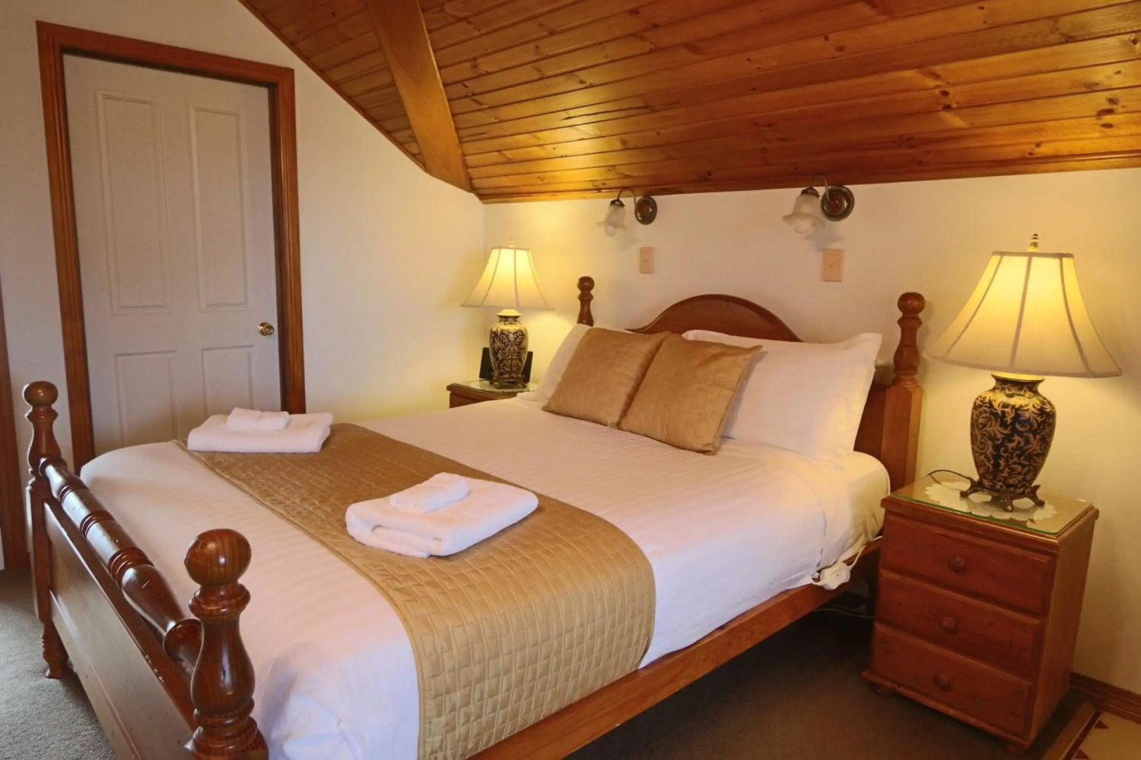 Swansea Cottages & Lodge Suites